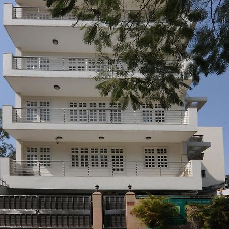 Hotel Mehra Residency At The Airport Nueva Delhi Exterior foto