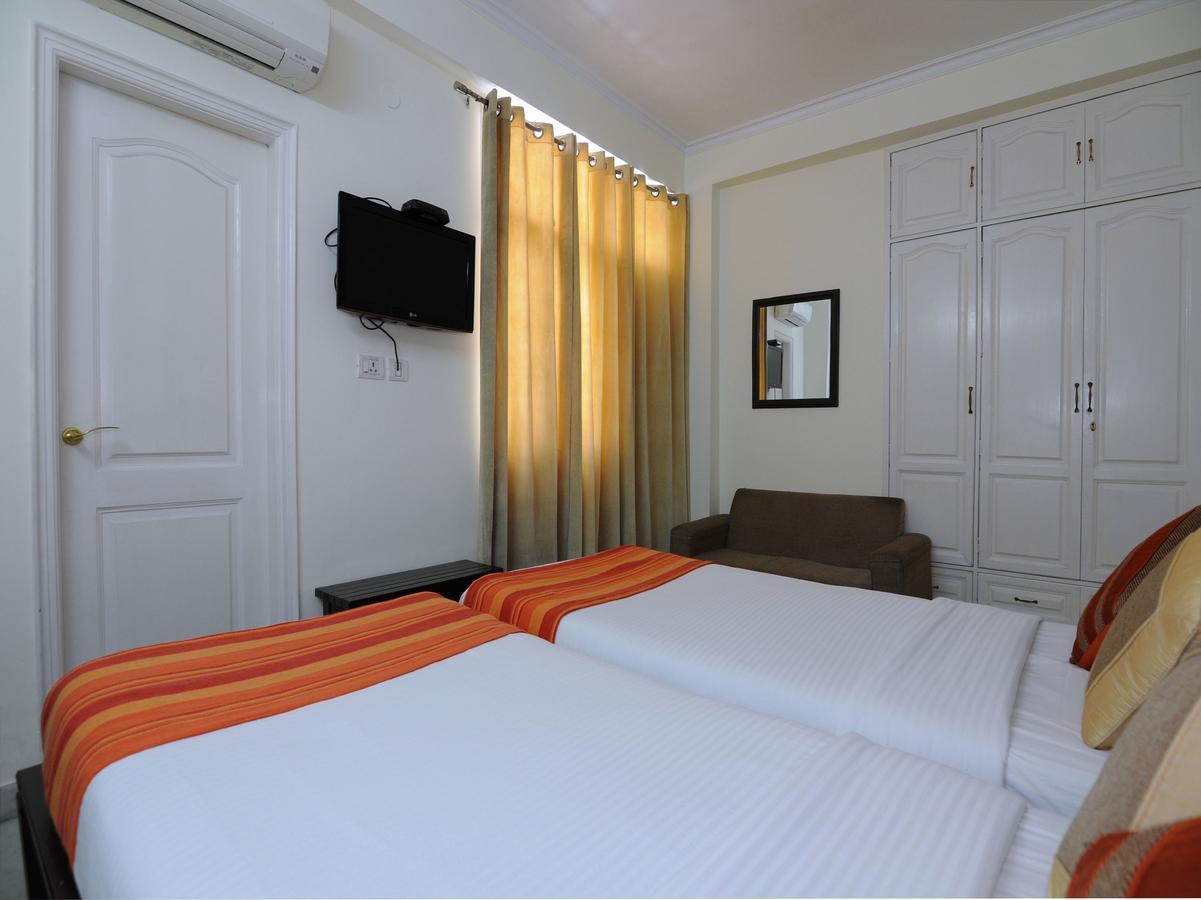 Hotel Mehra Residency At The Airport Nueva Delhi Exterior foto