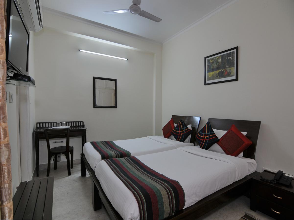 Hotel Mehra Residency At The Airport Nueva Delhi Exterior foto