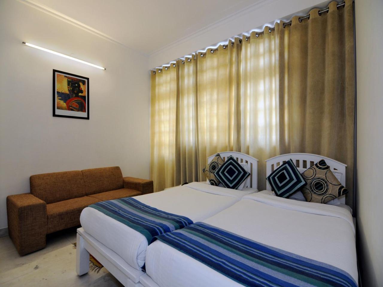 Hotel Mehra Residency At The Airport Nueva Delhi Exterior foto