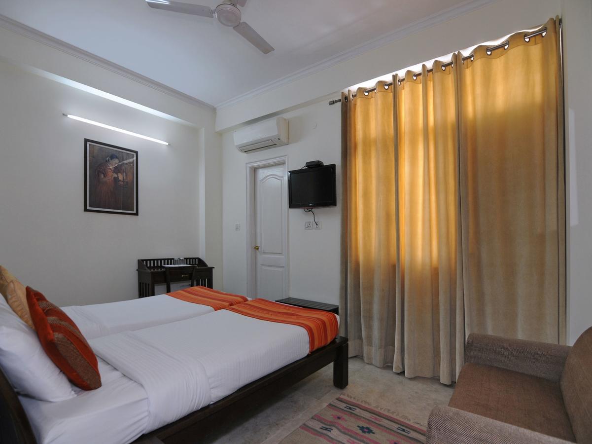 Hotel Mehra Residency At The Airport Nueva Delhi Exterior foto
